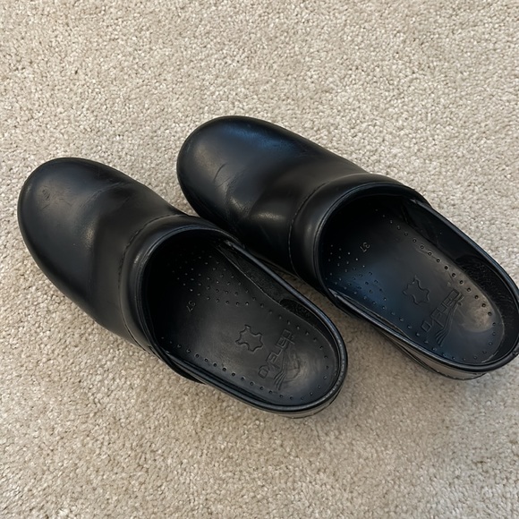 Shoes - Picture 2 of 3